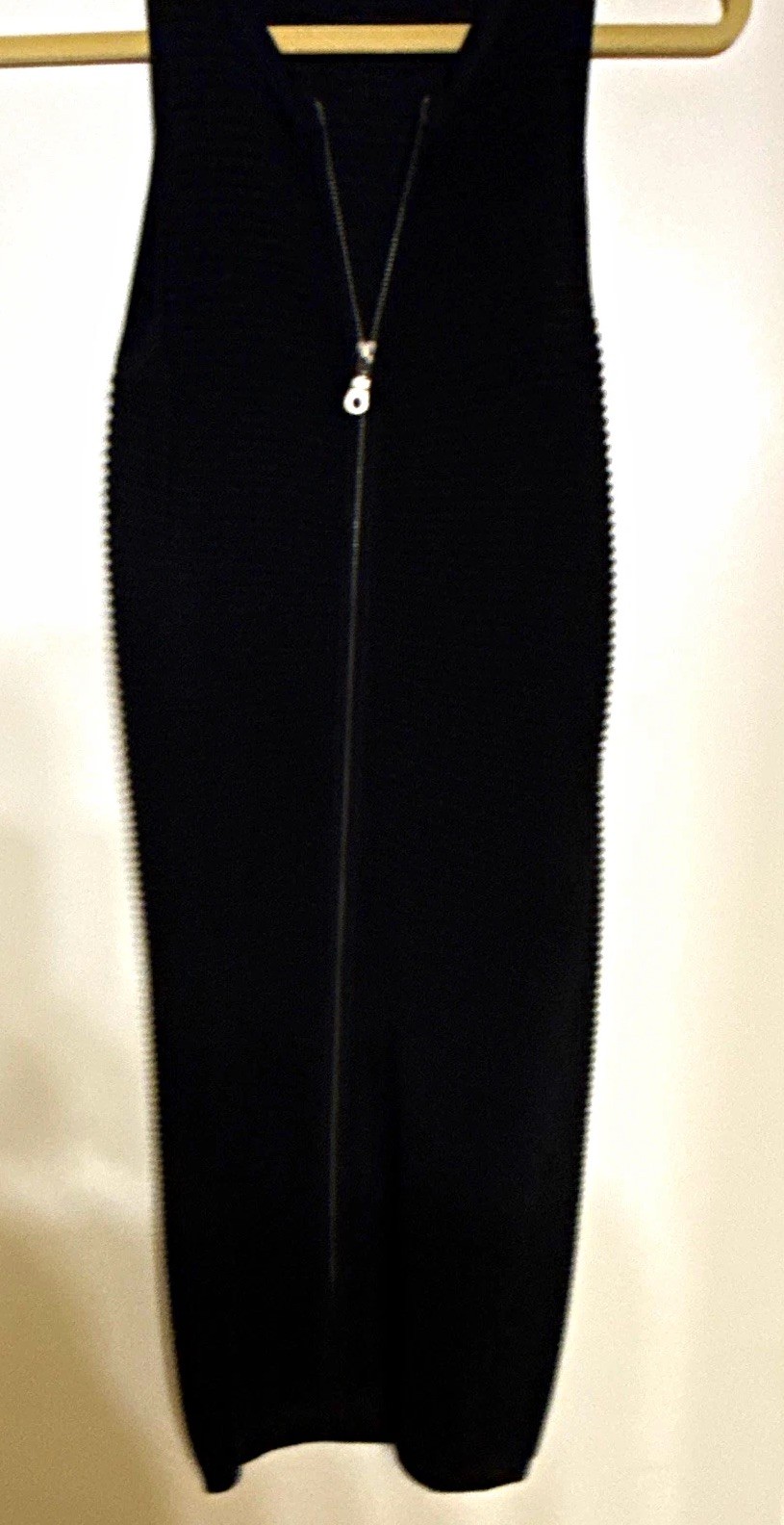 Forever Unique Women’s Black Knit Bodycon Midi Dress Sleeveless Crew Zip M/L