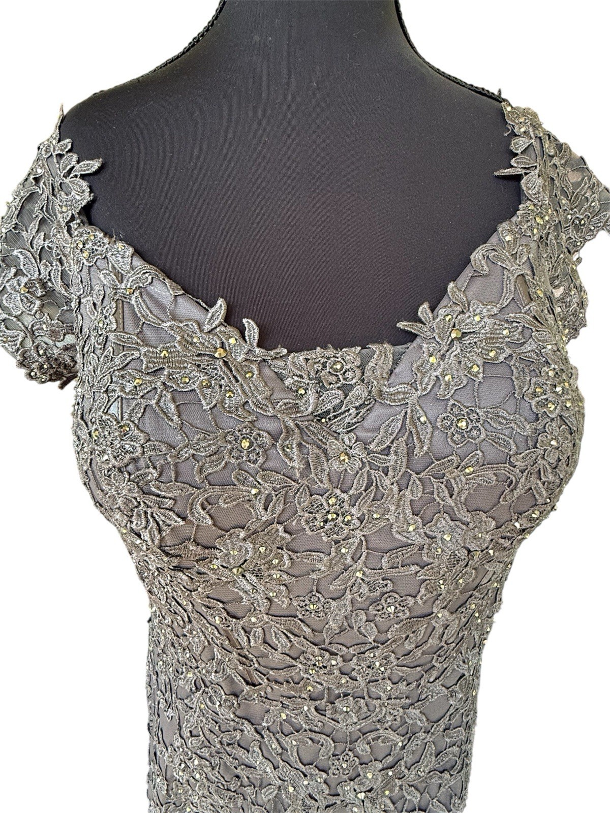 Madeline Gardner NY Lace Overlay Sequins Tulle Mermaid Gown Formal Sz 10 Gray