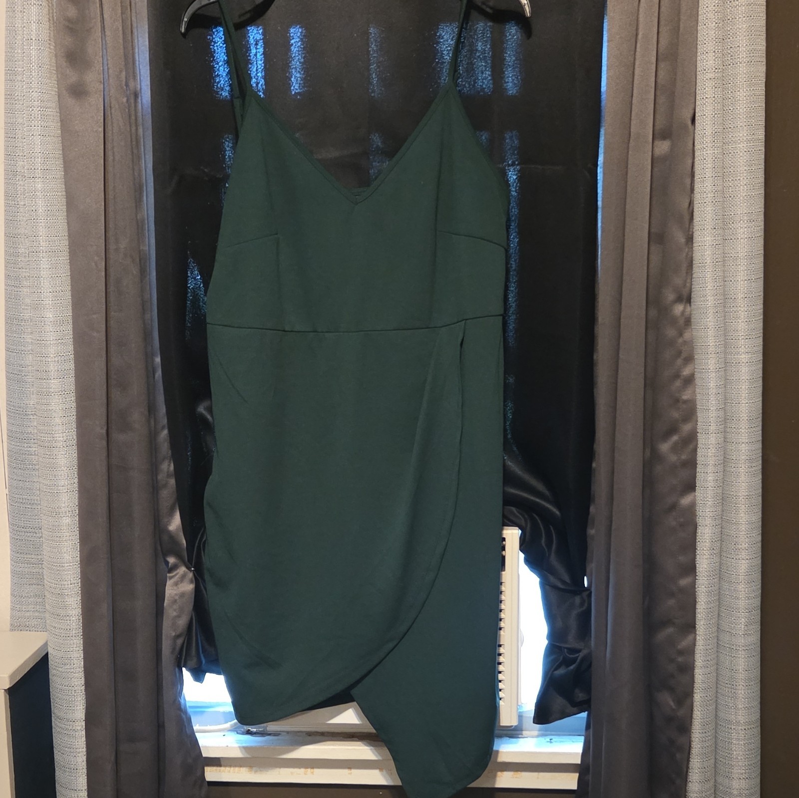 SHEIN Curve Plus Women’s Green Solid V-Neck Sleeveless Slip Dress 2XL
