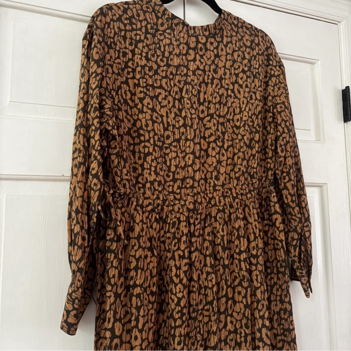 Rails Maple Dress Batik Cheetah Leopard Size Medium Long Sleeve Cinch Midi Dress