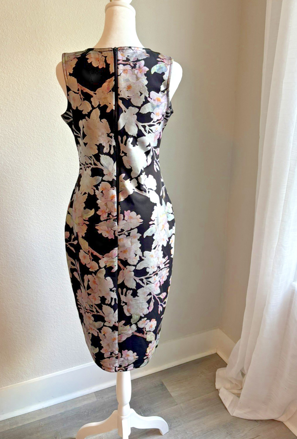 Olivia Matthews Sheath Dress Black Silver & Floral Print Size Medium Classy Glam
