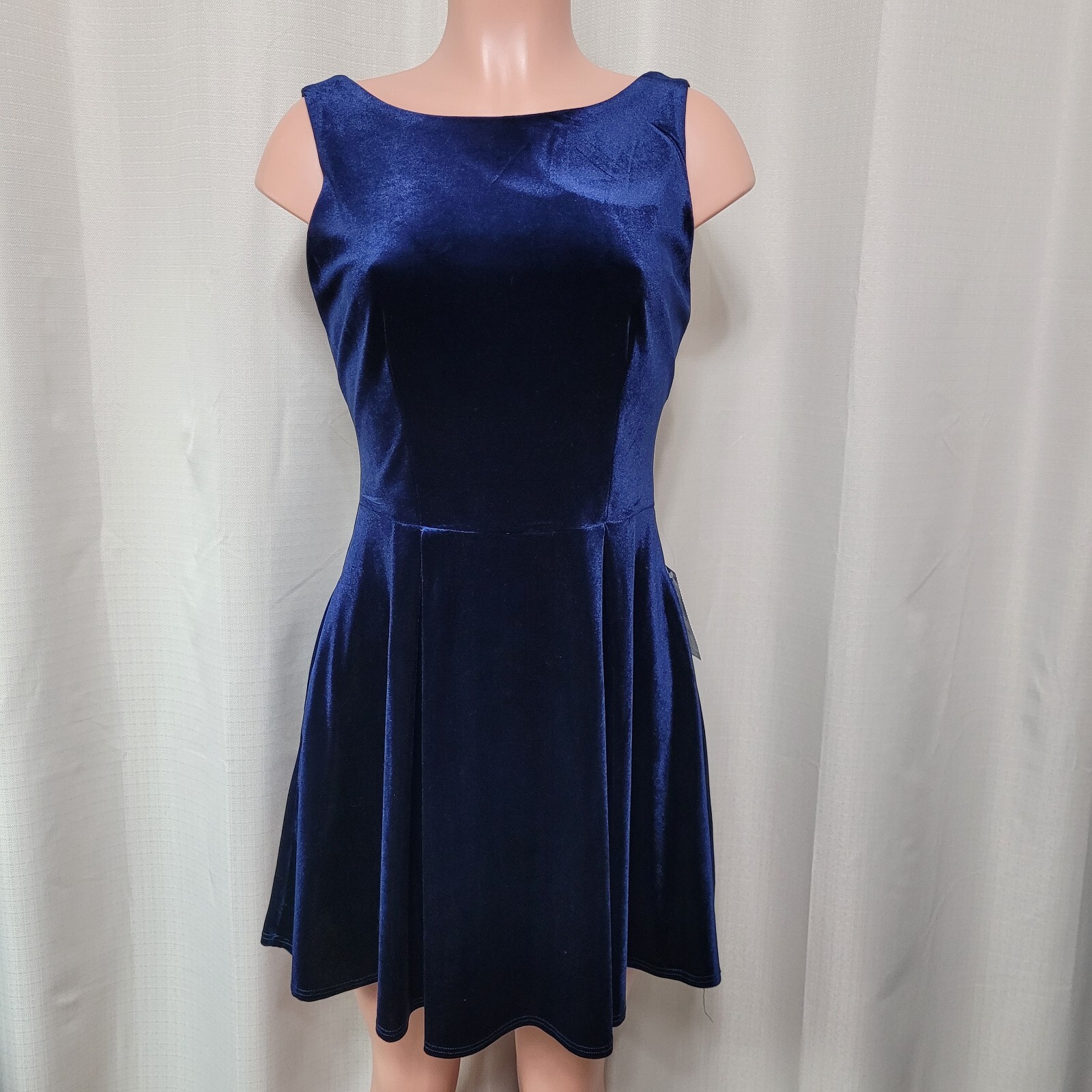 B. Darlin Sleeveless Velvet Fit And Flare Dress Junior’s Sz 7 / 8 Navy Blue NWT
