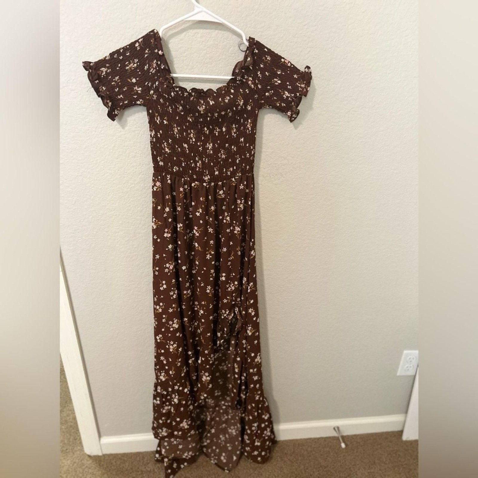 Miami for Francesca’s Brown Off the Shoulder Floral Dress Size S
