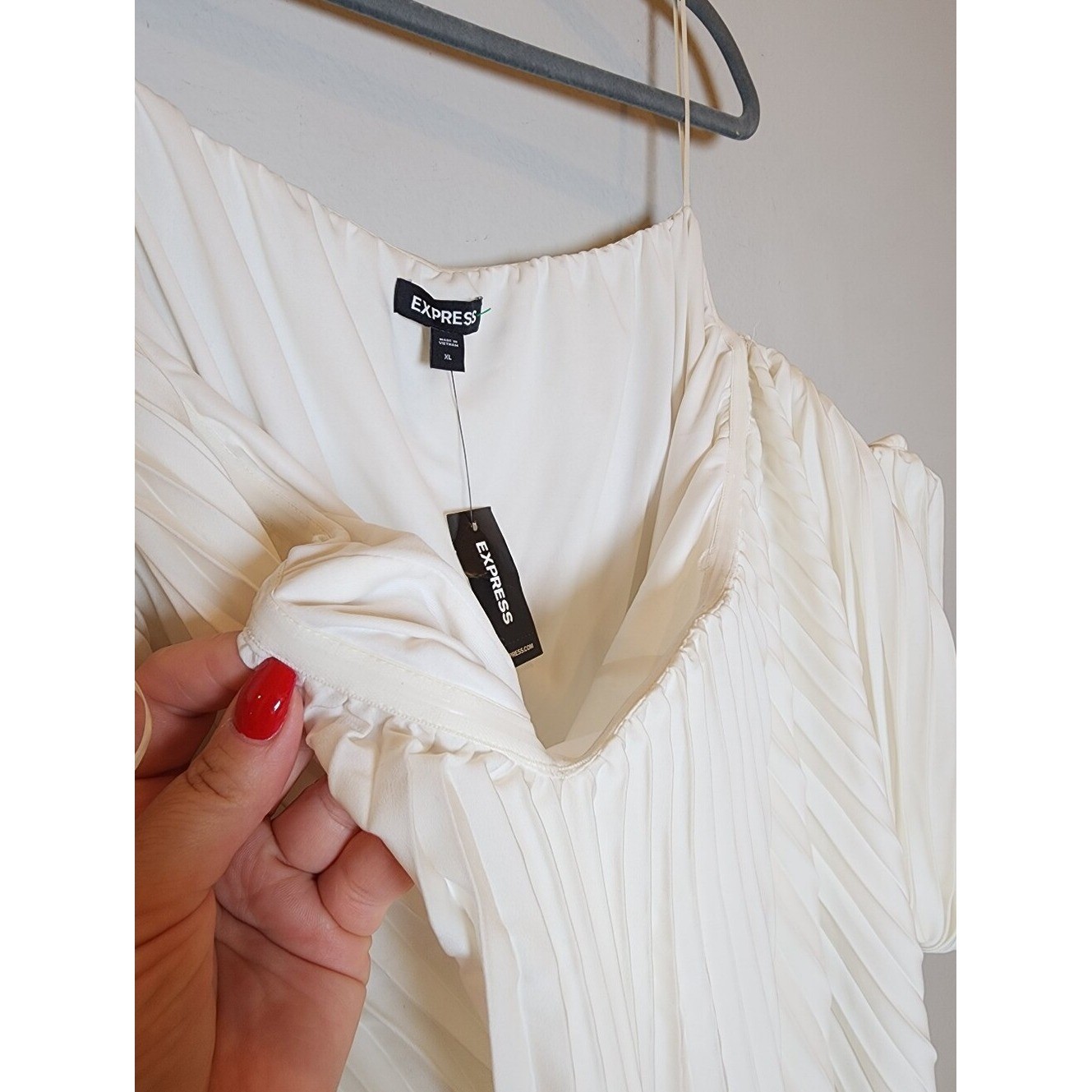 Size XL NWT Express Off Shoulder Pleated Mini Dress Ivory Stretch Women’s