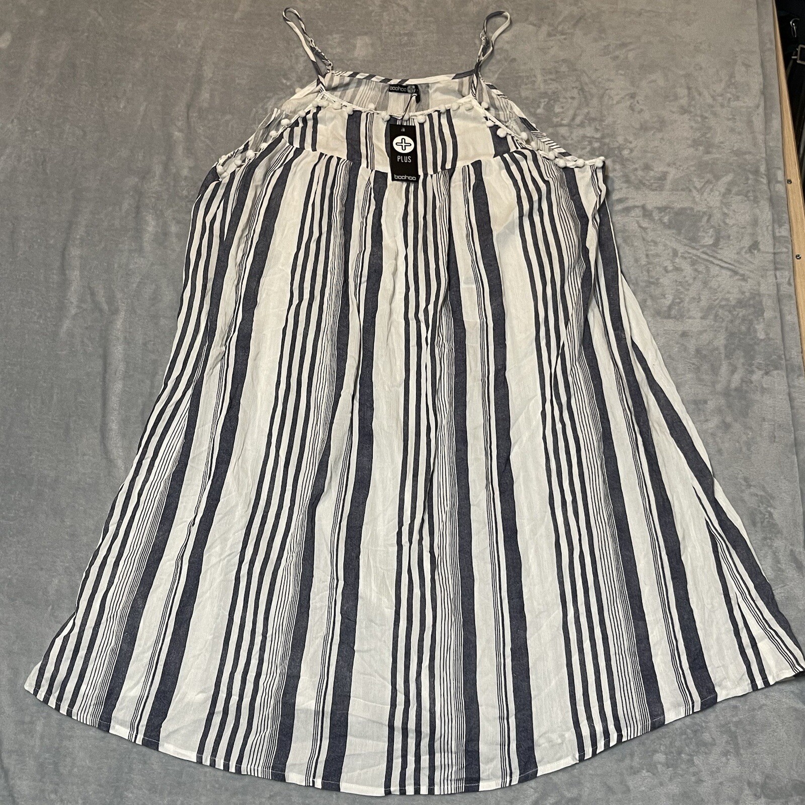 New Boohoo Spaghetti Strap Black White Stripe Sz 20 Midi Swing Dress Boho Soft