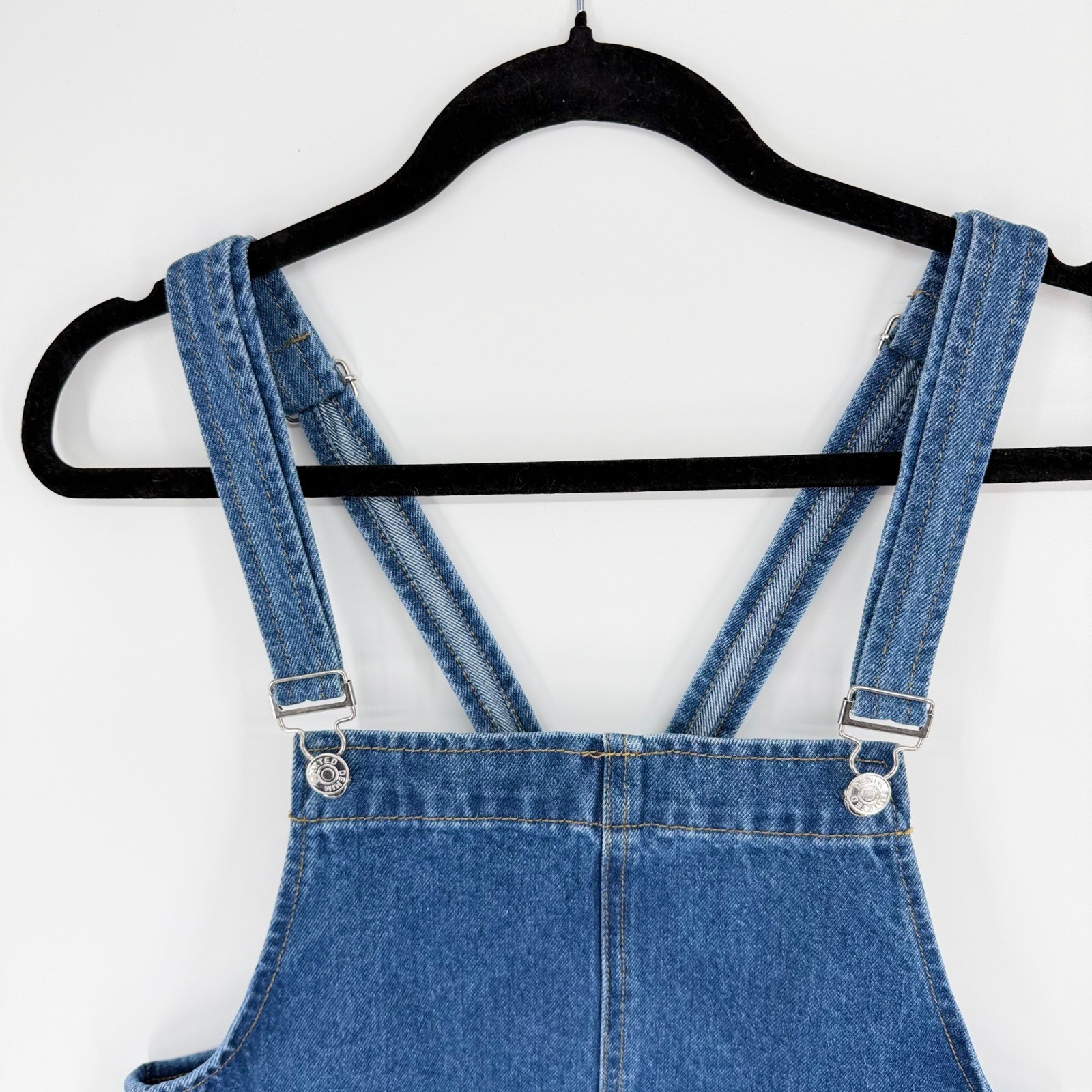 Edikted Denim Pinafore Overall Mini Dress Size Large Blue Side Zip Pocket Jumper