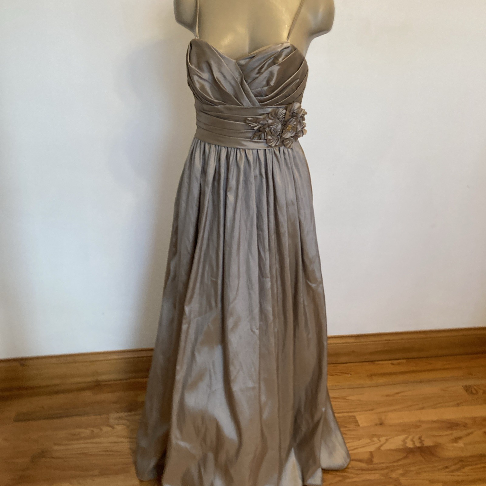 Watters and Watters size 6 beige long gown dress