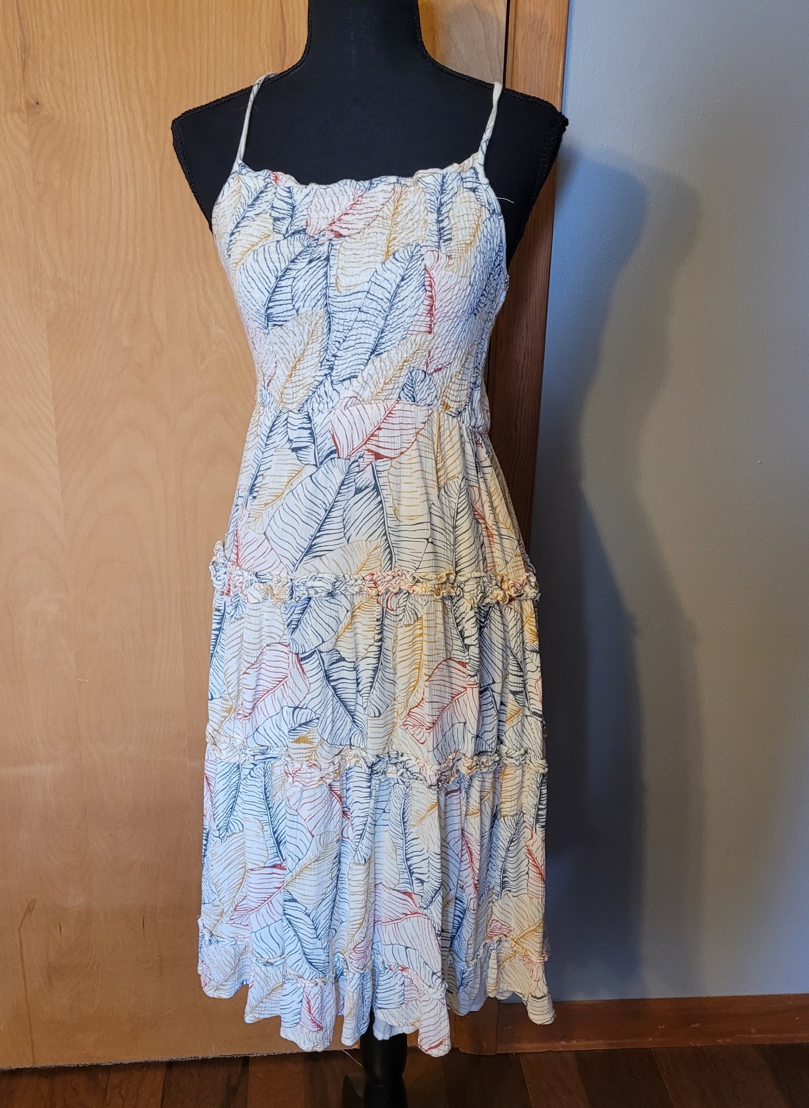 Sim and Sam Women’s Size M Long Multicolor Leaf Print Tropical Boho