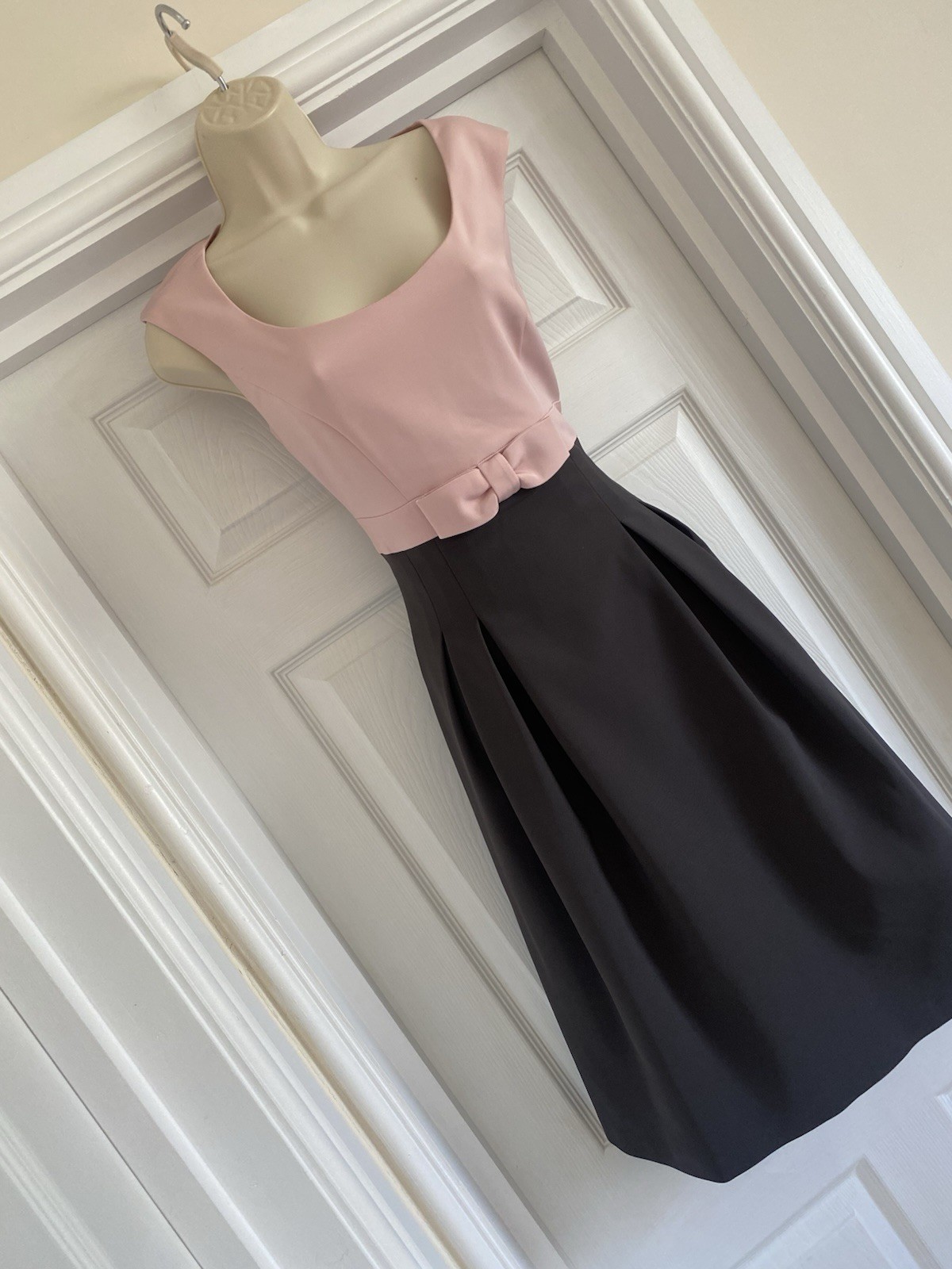 EXQUISITE PHASE EIGHT SIZE 10 USA 6 SOFT BLUSH & BLACK FIT &FLARE PARTY DRESS