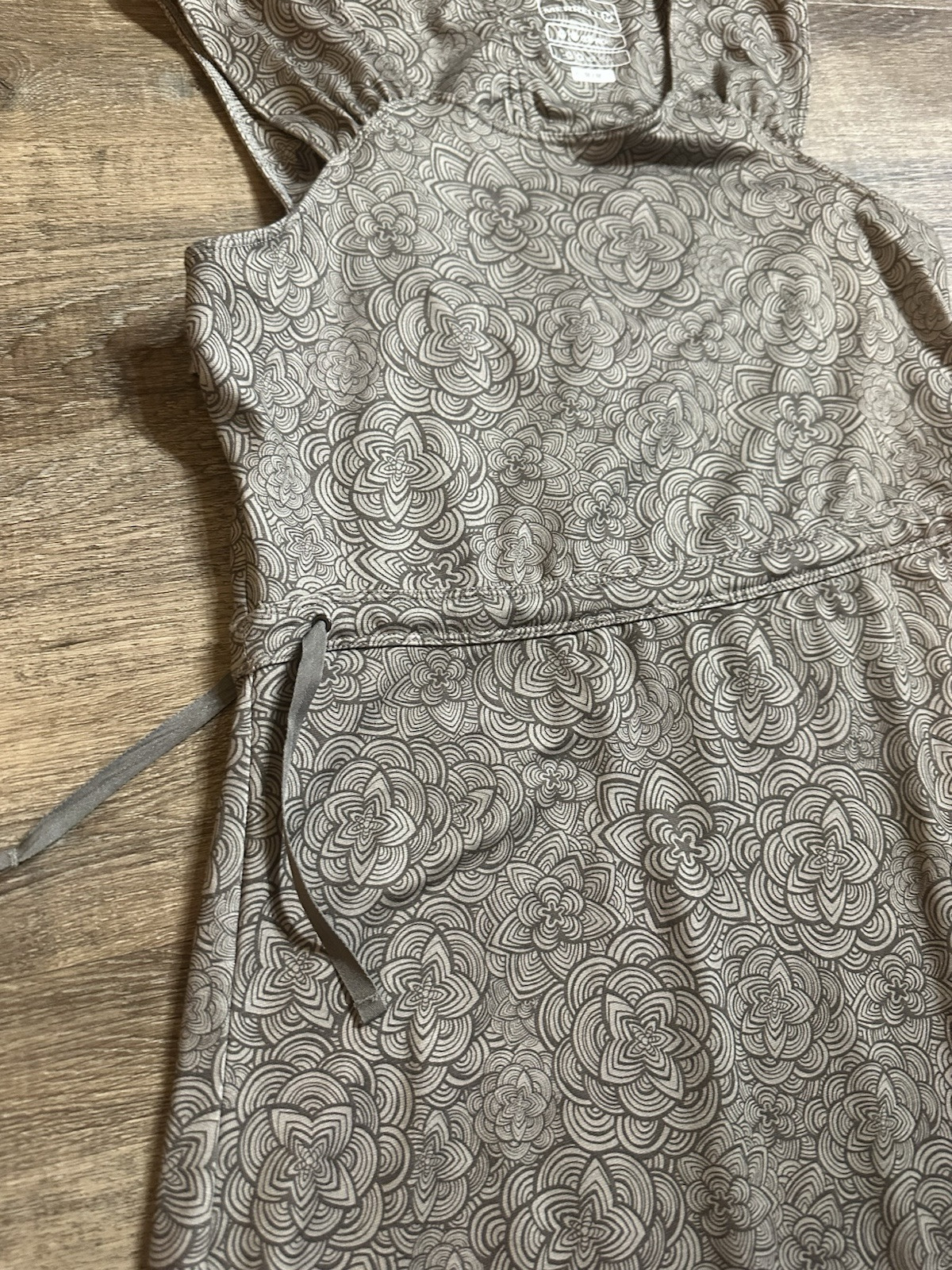 Merrell Dress Size M Gray Geometric Opti-wick UPF 50+ Vented Back Sheath