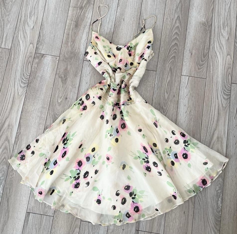 Betsey Johnson New York silk ivory floral fit & flare sweetheart dress size 8