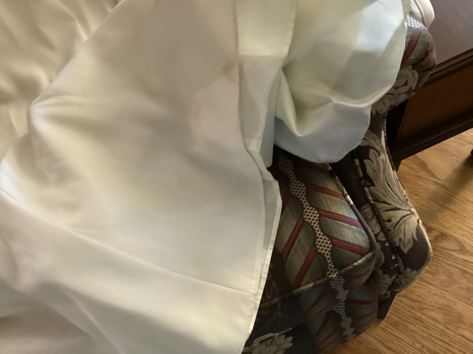 WATTERS AND WATTERS, 10, Soft white, SS, Long, REPURPOSE, STAIN ON FRONT BODICE