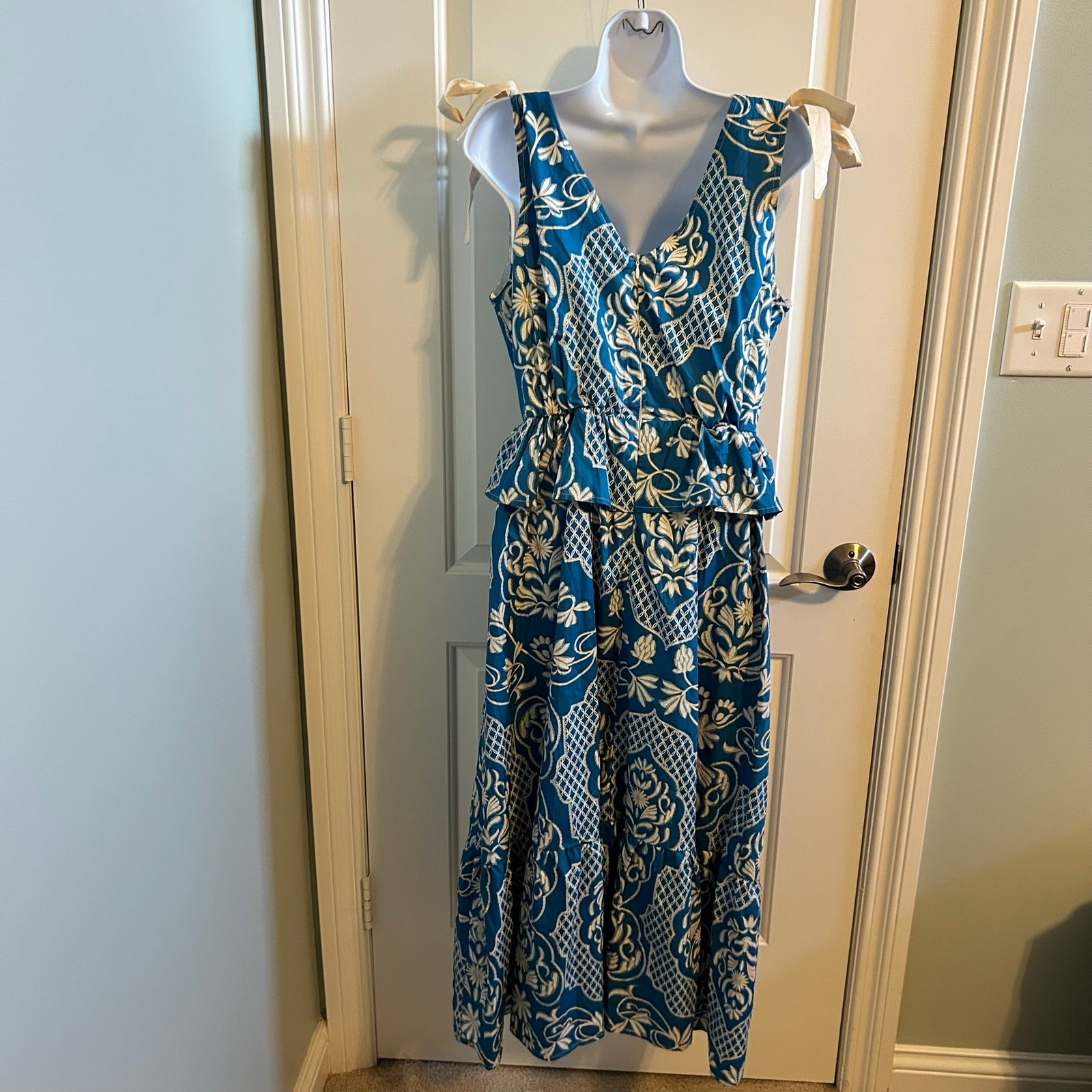 Mood River V Neck Border Print Ruffle Tie Strap Midi Dress size Medium