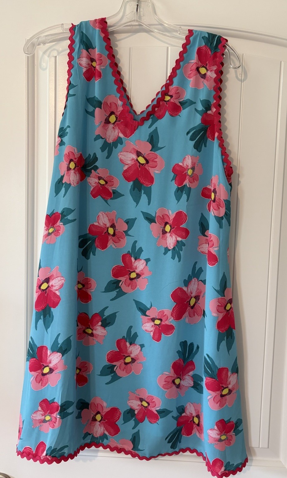 Blue And Pink Floral Ric-Rac Trim V-Neck Mini Shift Dress Medium