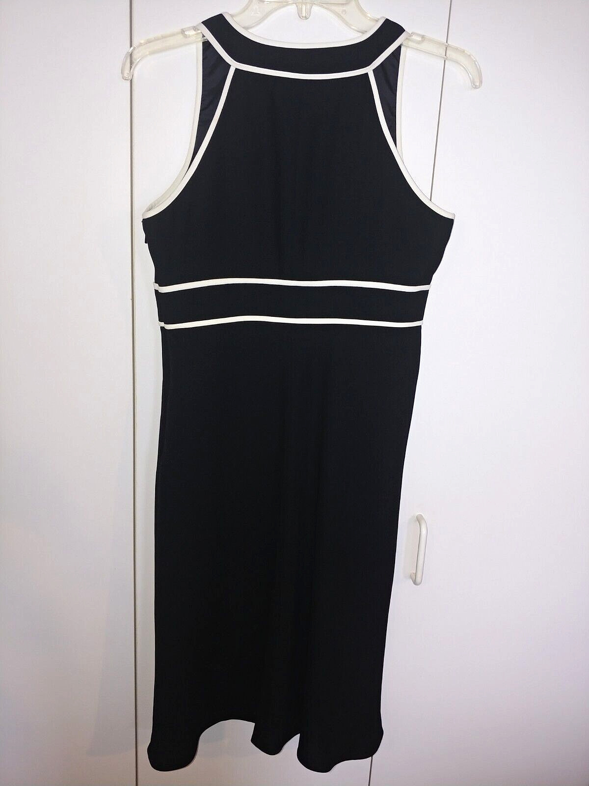 EVAN-PICONE LADIES SLEEVELESS BLK HIGH-WAIST CROSS-OVER “V” NECK DRESS-6-WORN 1
