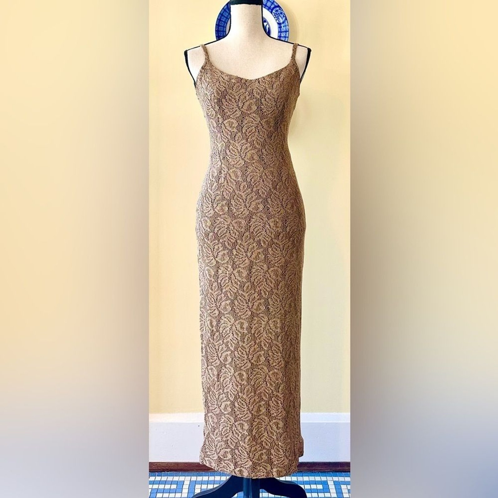 Dave & Johnny | 90’s Vintage Gold Crochet/Lace Sleeveless Maxi Formal/Prom Dress