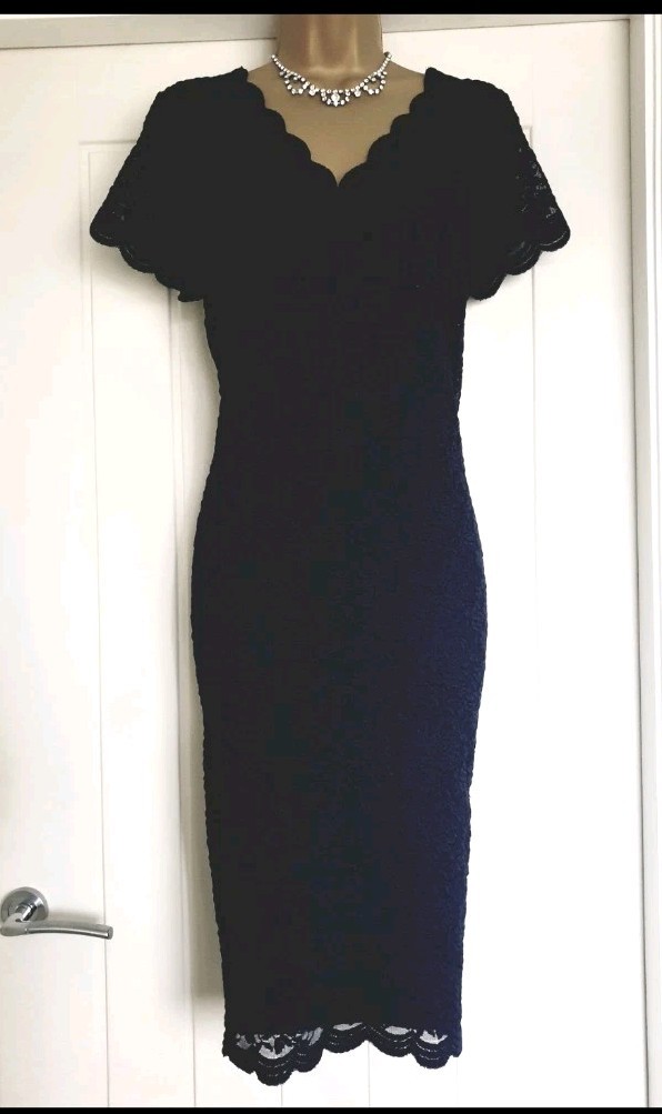 Stretchy black vintage lace 1940s 1950s pencil wiggle cocktail dress Size 12