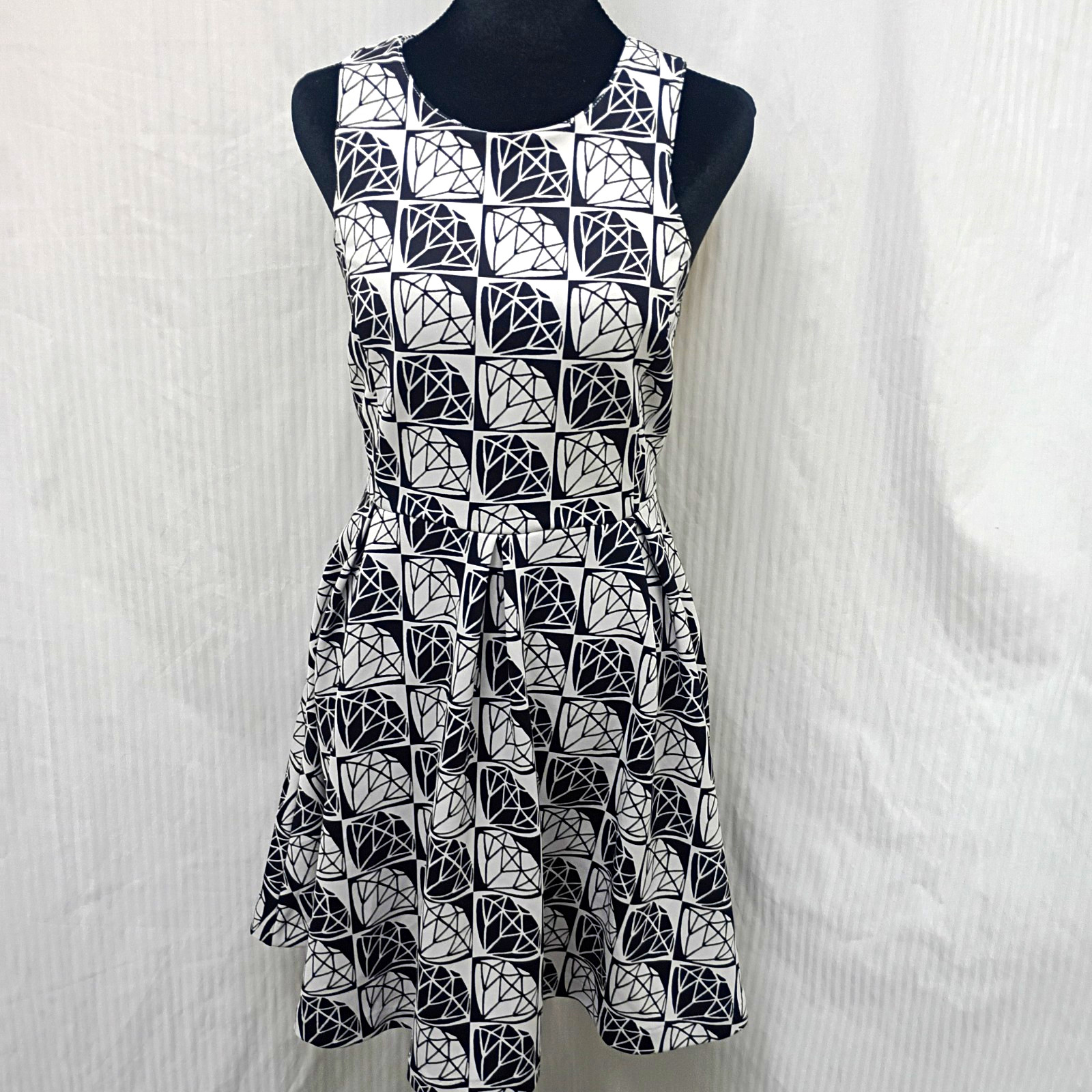 L’Amour Nanette Lepore Womens M Black/White Geometric Knit Fit & Flare Dress