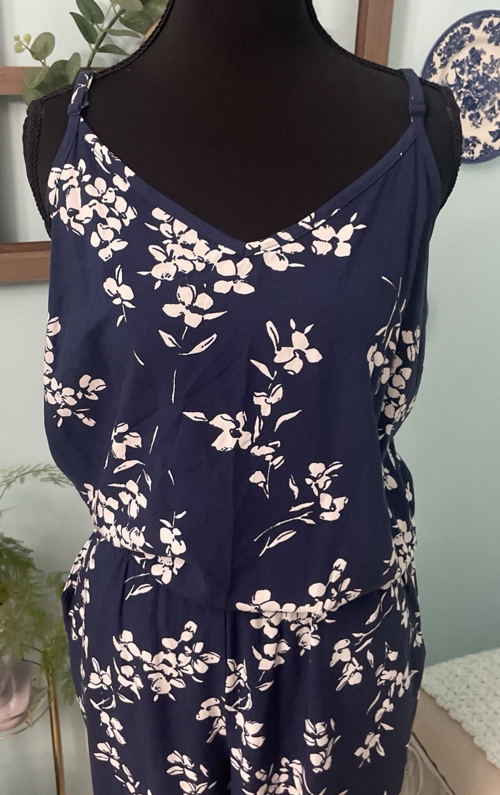 Gap One Piece Navy Blue& White Medium Floral Spaghetti Strap V Neck Pockets