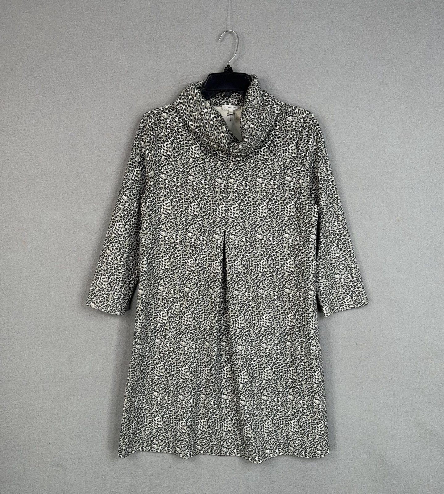Tyler Böe Dress Womens Small Gray Animal Print Cowl Neck Sweater Pockets Stretch