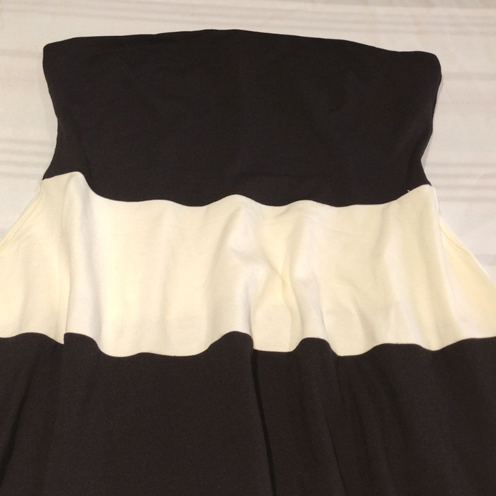 Love CULTURE LARGE STRAPLES BLACK & EGG SHELL COLOR DRESS NWOT