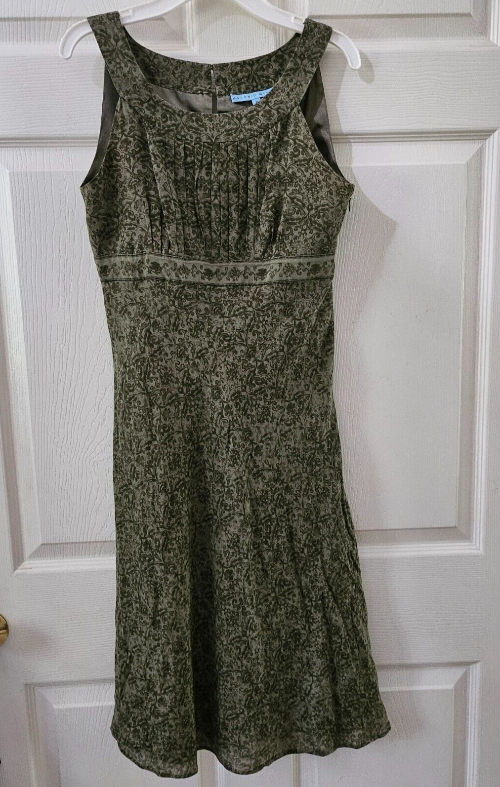 ANTONIO MELANI Sage Sheer Lined Floral Dress Women Size 2 Pleated Top