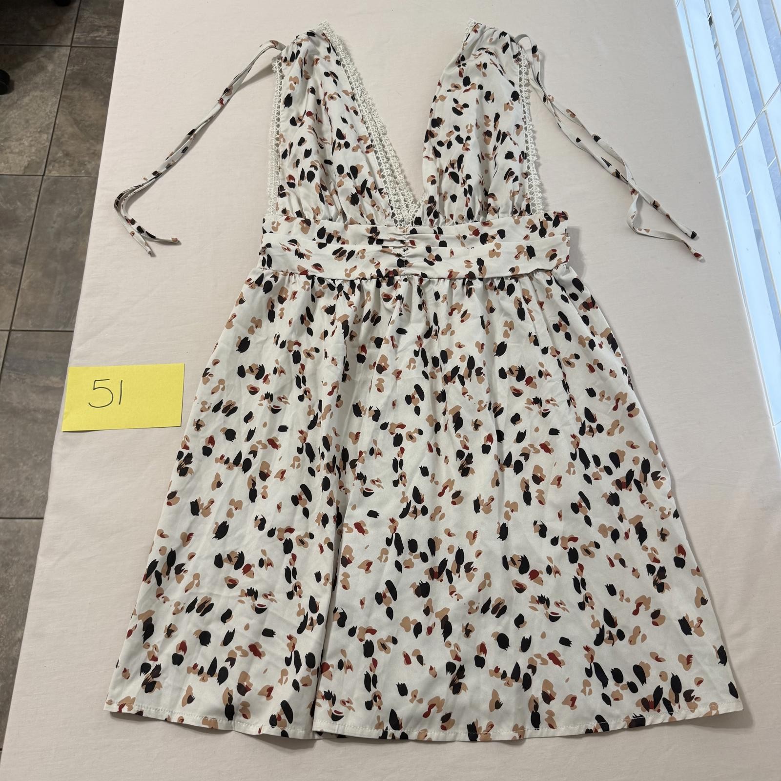 Women’s Lightweight Printed Dress with Deep V Neck and Tie Straps Size Large