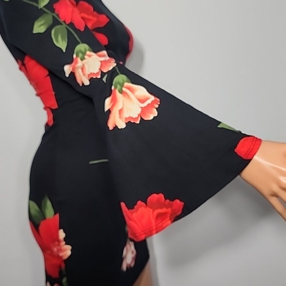 BLACK BEAD Black floral dress with off-the-shoulder bell sleeves Size M