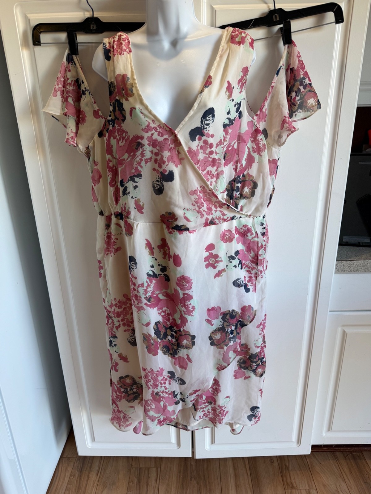 A Hint of Blush Floral Flowy Hi-Lo Wrap Cold Shoulder Dress Women’s Size 3X New