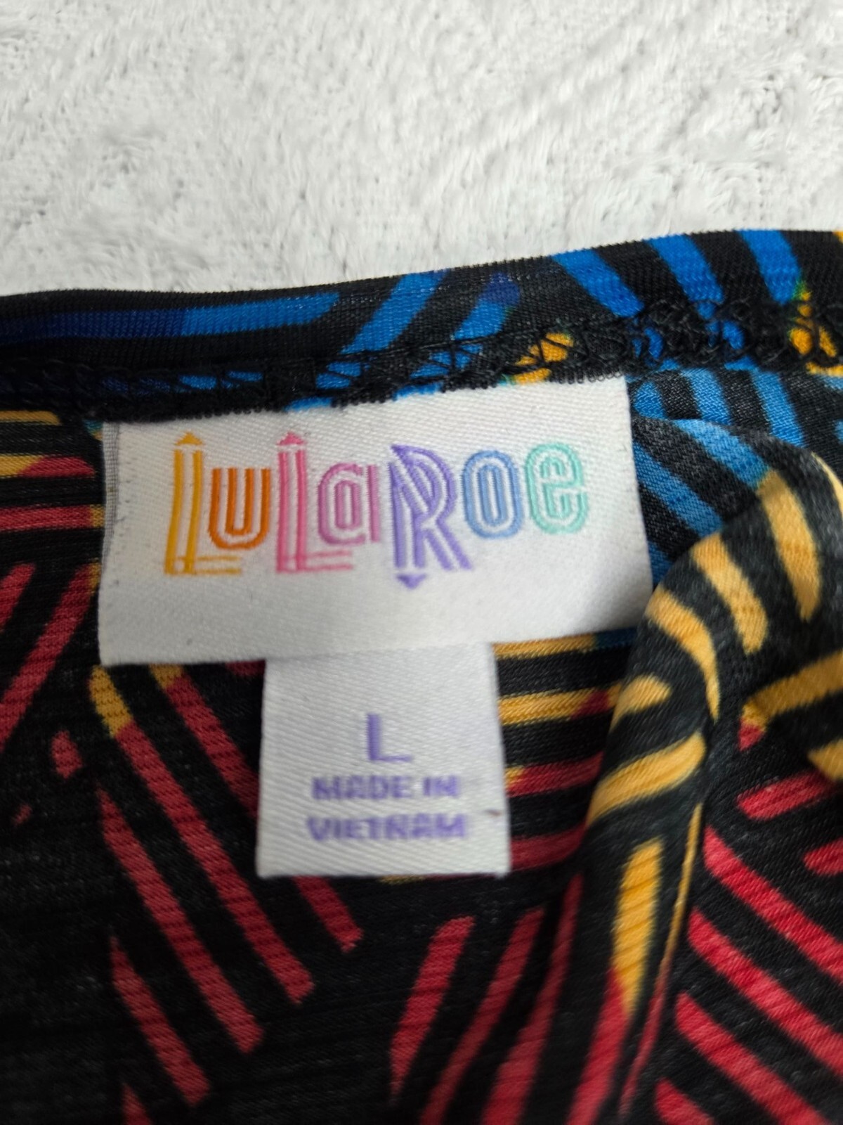 LuLaRoe Womens L Geometric Multicolor Short Sleeve Tunic/Dress Top 95% Polyester