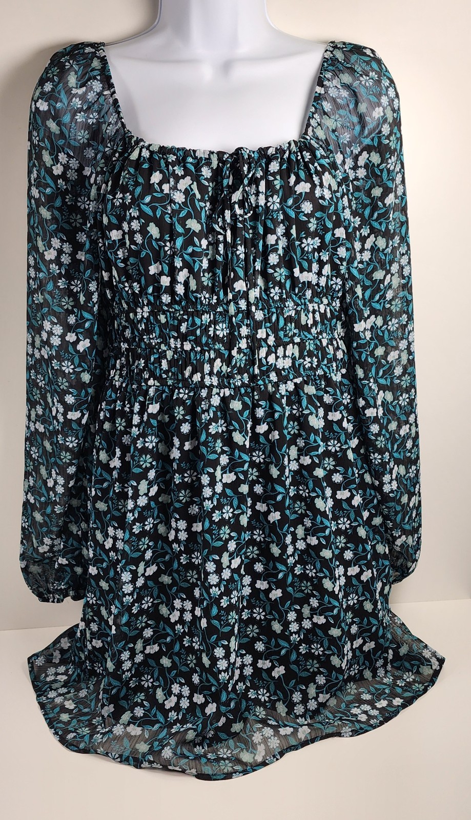 Mi Ami For Francesca’s Womens M Mini Dress Black White Long Sleeve Smocked Waist