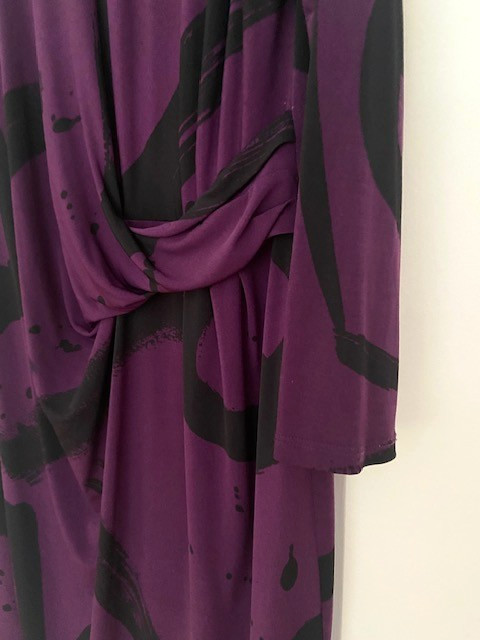 New BETTY JACKSON Size 16 Flattering Style DRESS Purple & Black EASY SLIP ON FIT