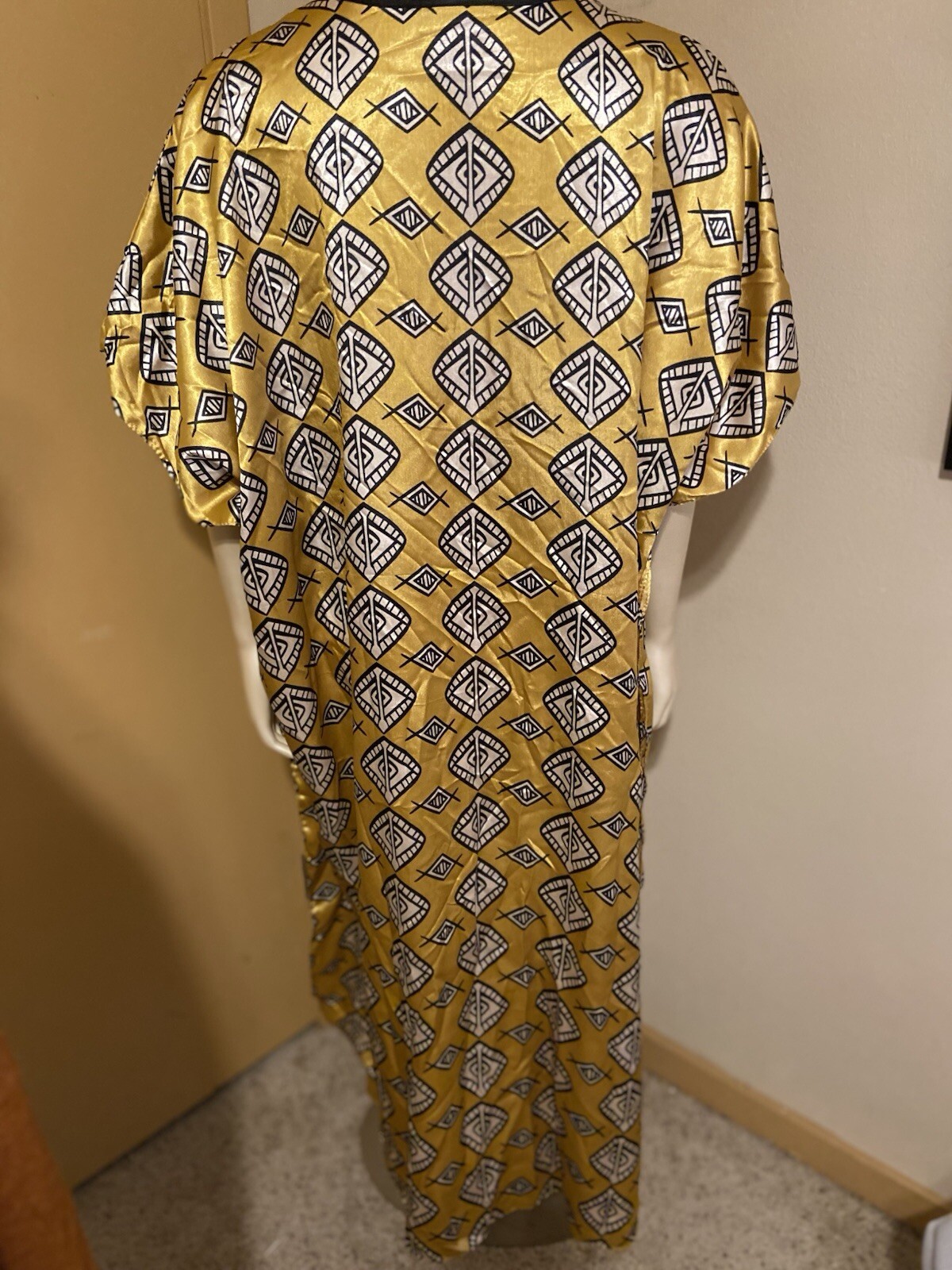 Long Caftan Gold background from Ashro One Size Fits Most Missy New