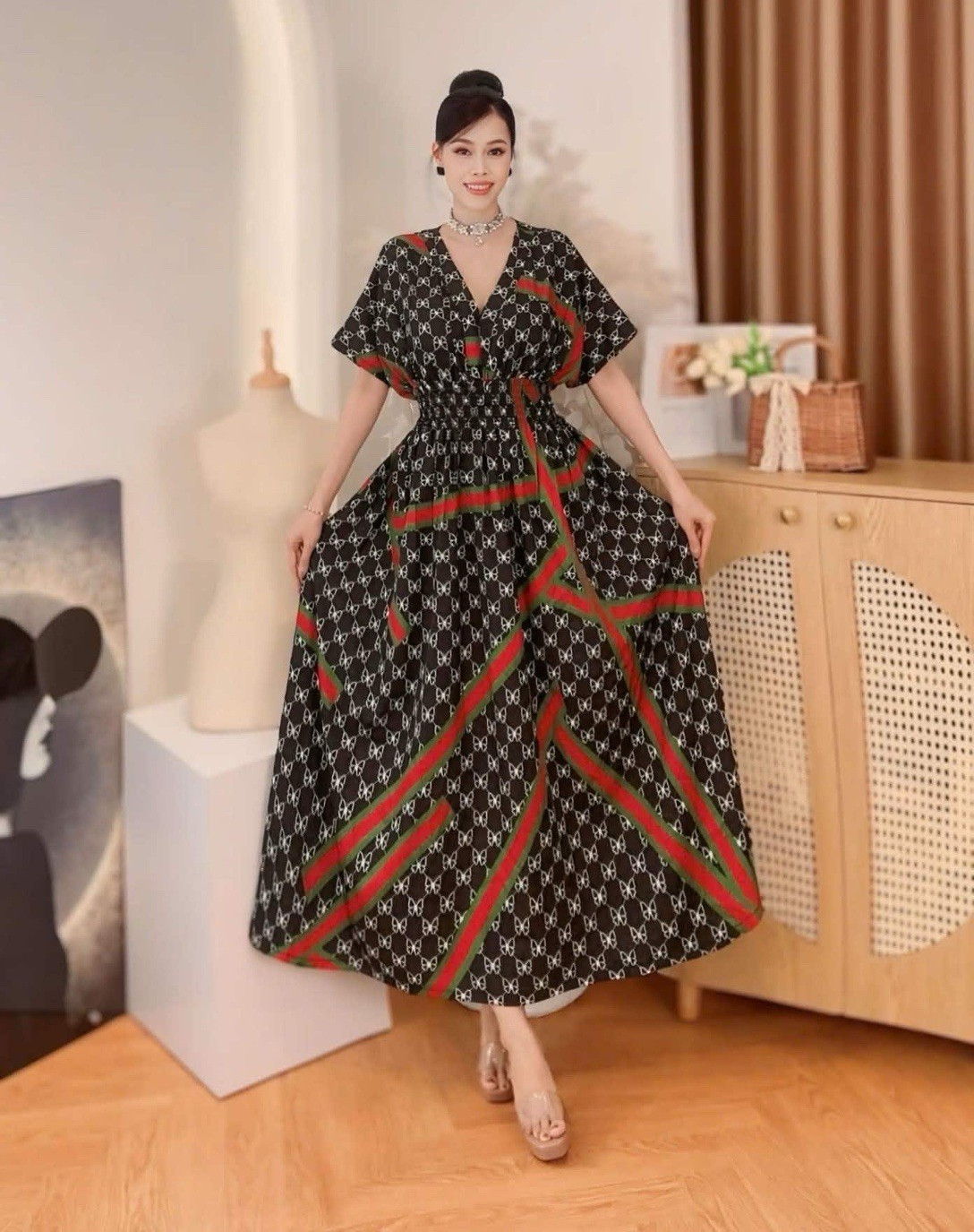 Women’s One Size Black Red Green White Geometric V-Neck Short Sleeve Maxi Dress