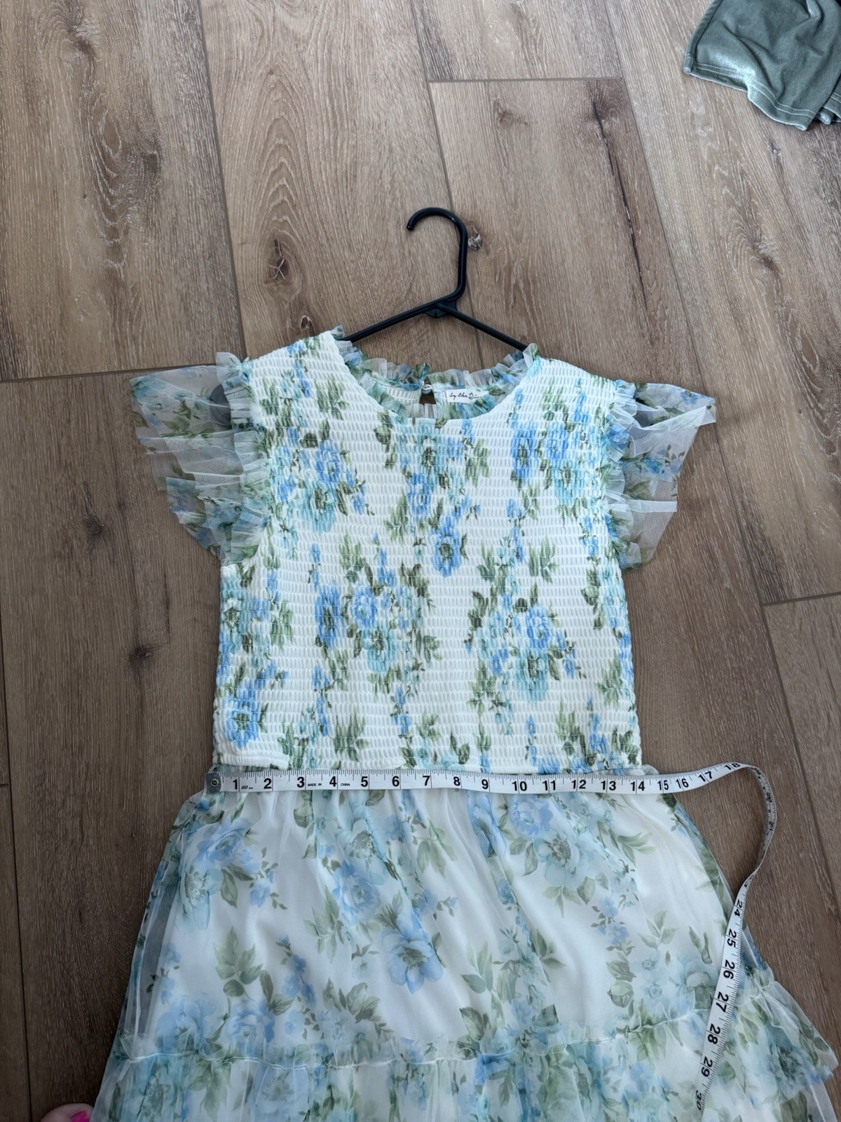 By The River BLUE FLORAL FLUTTER SLEEVE MIDI DRESS Size Medium