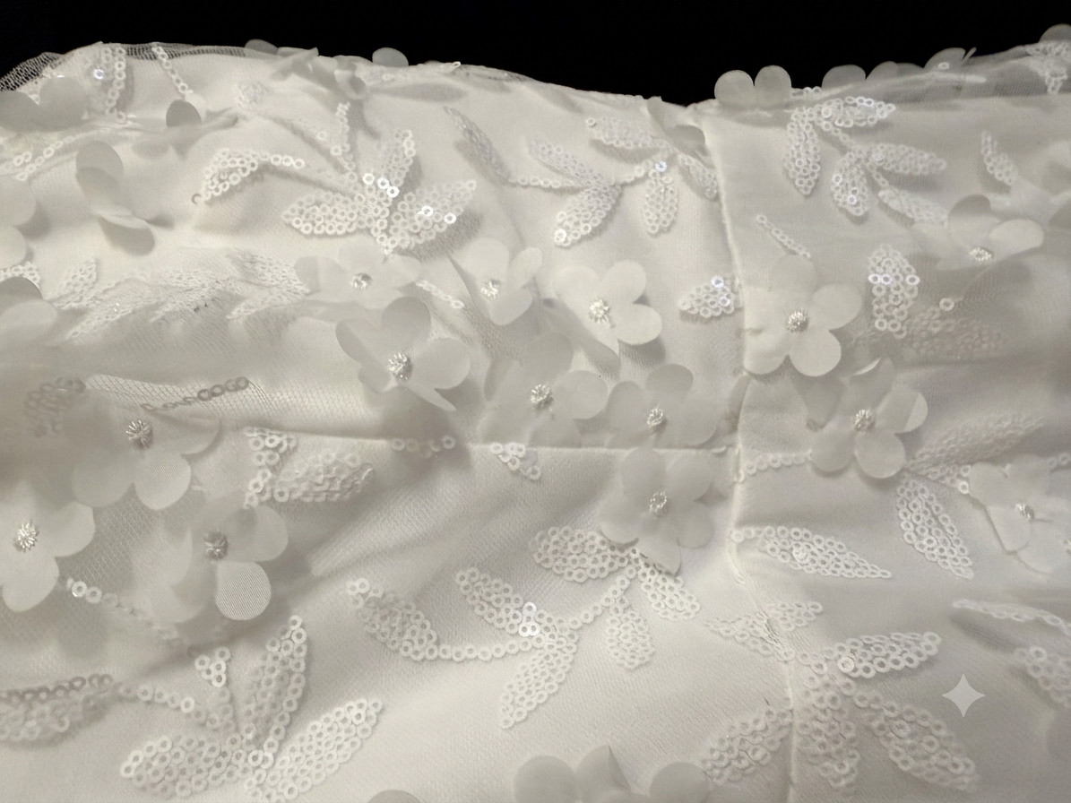 XSCAPE Women’s Sz 10 White Ivory Sequin Gown 3D Floral Appliqué Maxi NWT