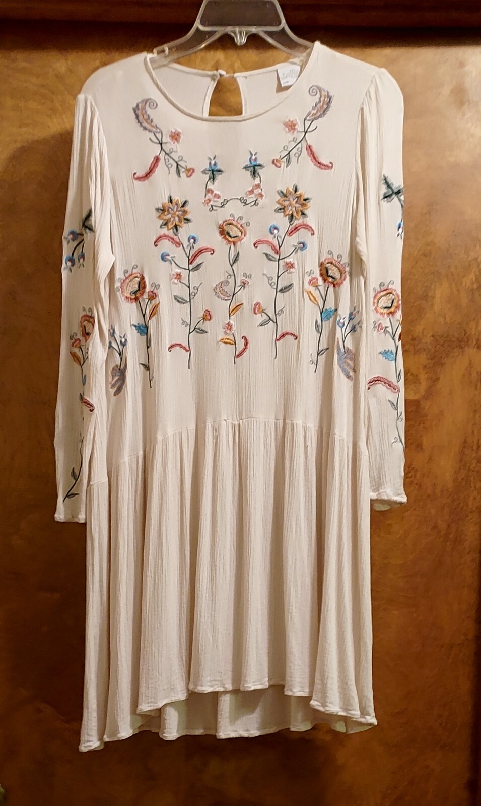 Selfie Leslie Boho-Chic Embroidered Floral LS Dress, Sz Med. Ivory/Cream Rayon