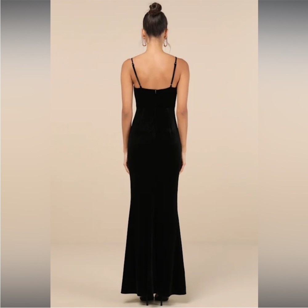 NWT- Stunning Invitation Black Velvet Ruched Sleeveless Dress