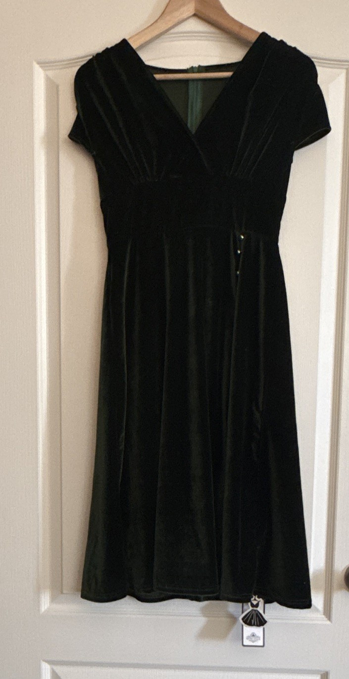 Retro Stage Green 1940s Deep V-Neck Pearl Velvet Dress