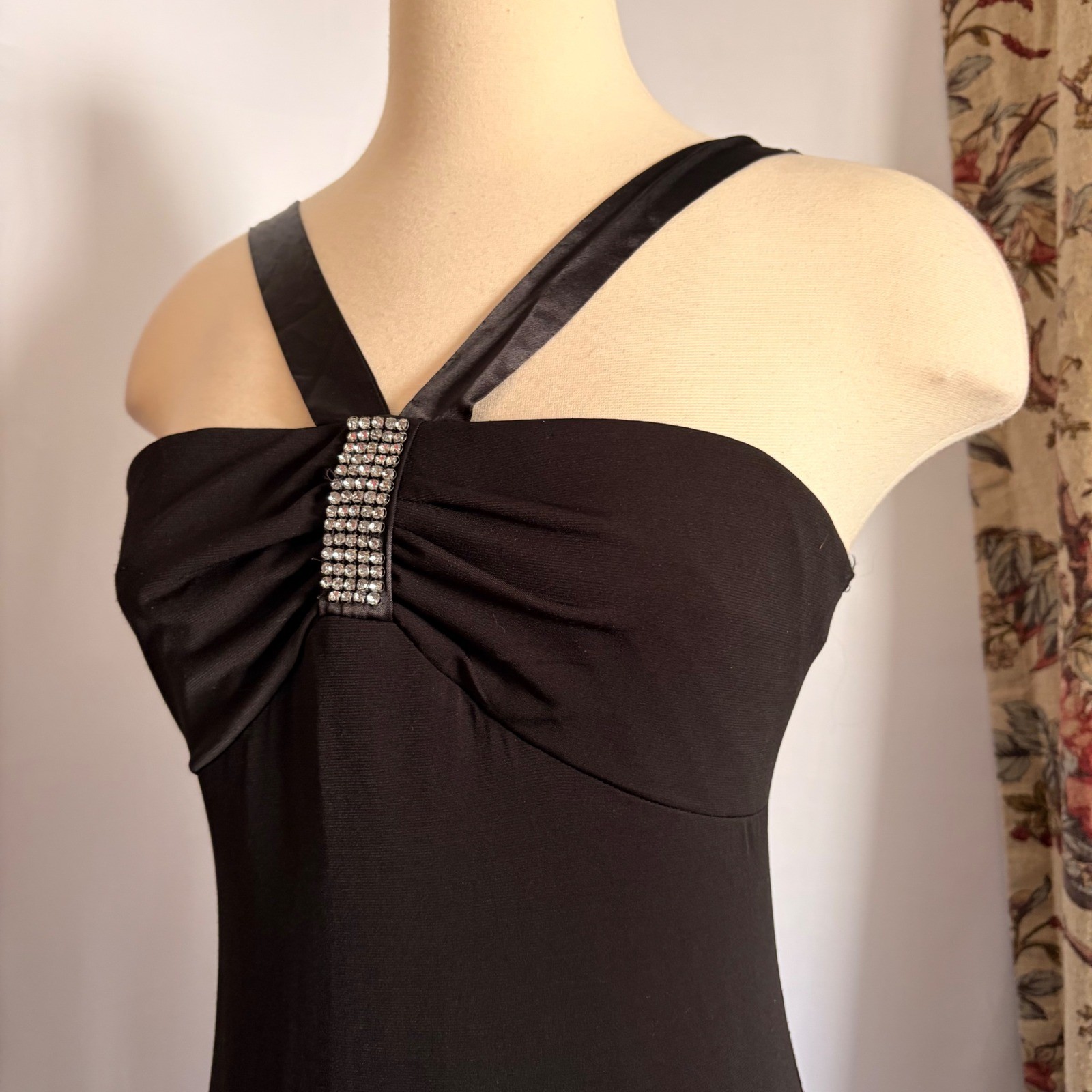 City Triangles Gorgeous flowy Black Maxi Dress/gown with Rhinestone Bust Detail