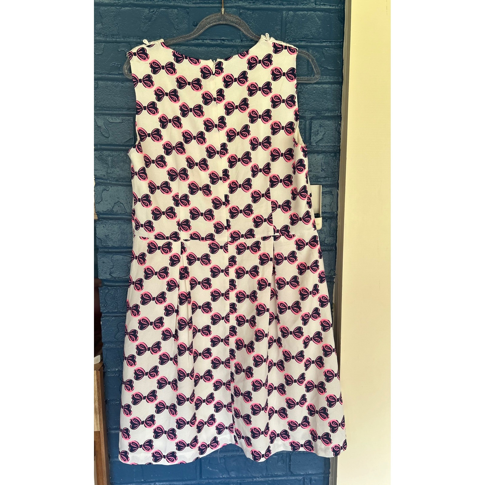 Bow Print Lace Neck Dress Ivory Pink Navy Sleeveless Women’s M , Deep or Shallow