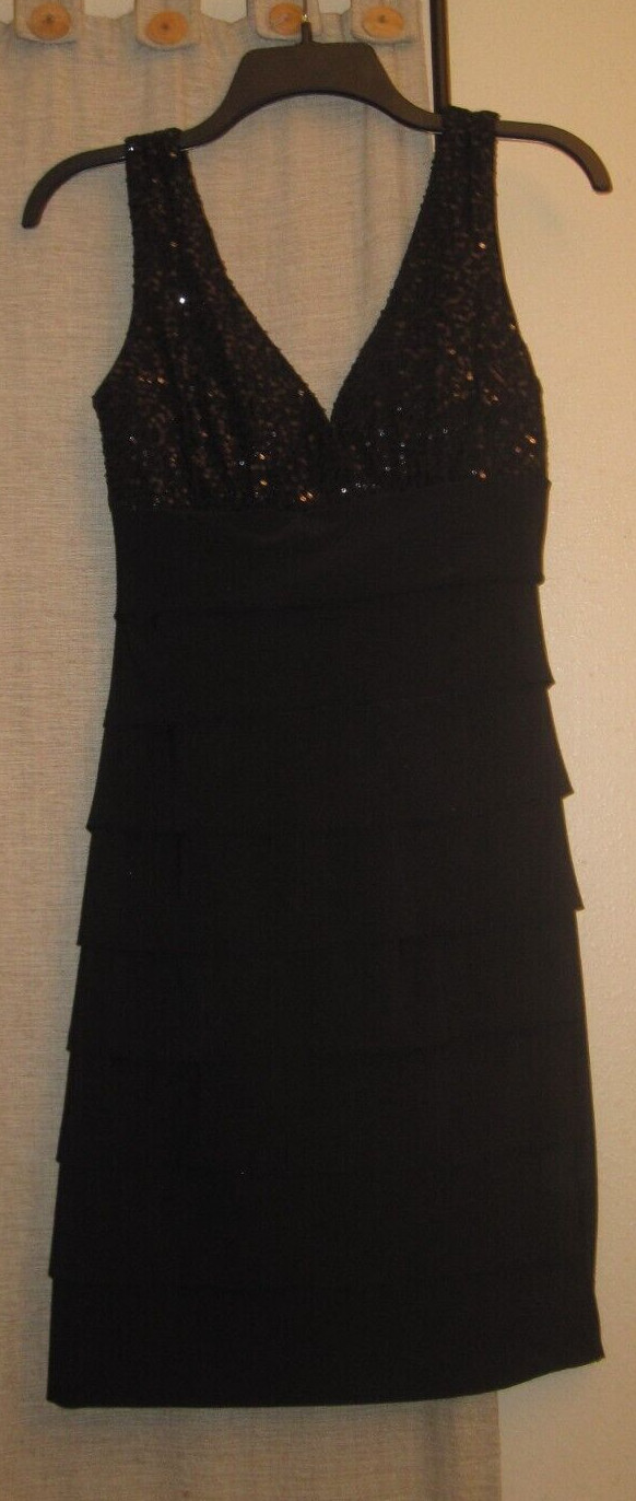 S Little black dress 6 S fun sparkle Bisou Bisou formal tier sequin