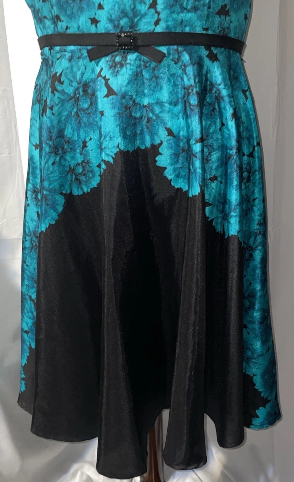 DB Established 1962 Black And Turquoise Flower Dress Size XL