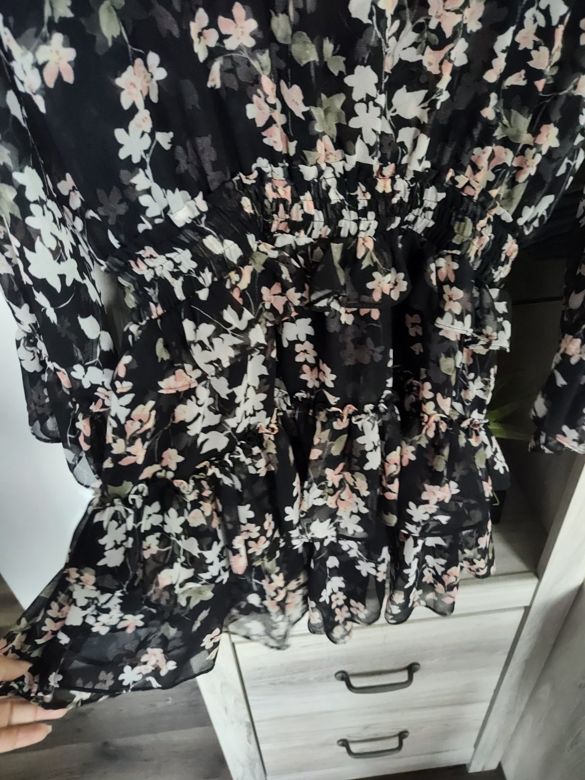 MISA Los Angeles Floral Chiffon Ruffle V-Neck Long Sleeve Romper Sz M