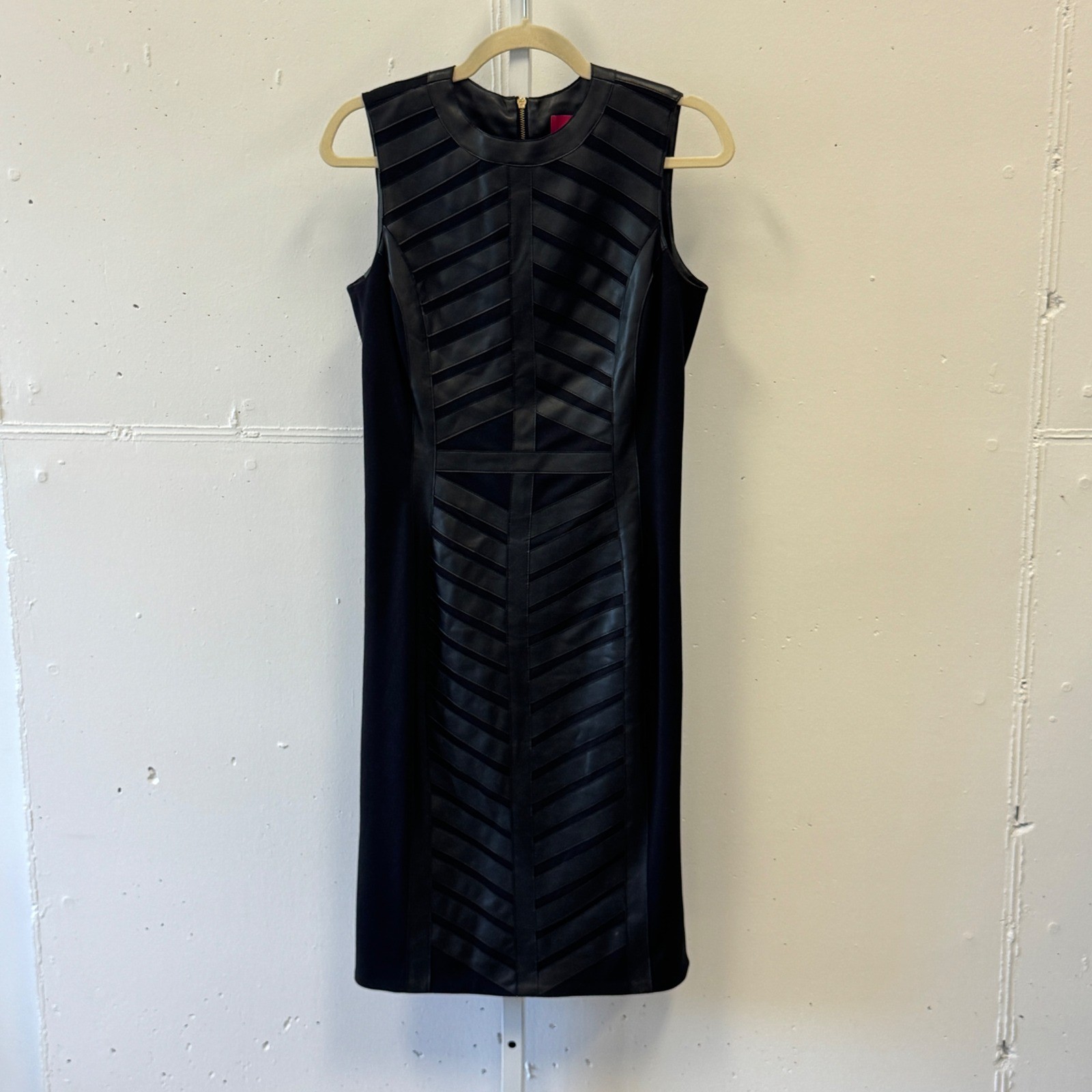 G.I.L.I. Womens Black Faux Leather Chevron Ponte Sheath Dress Size 4 Sleeveless