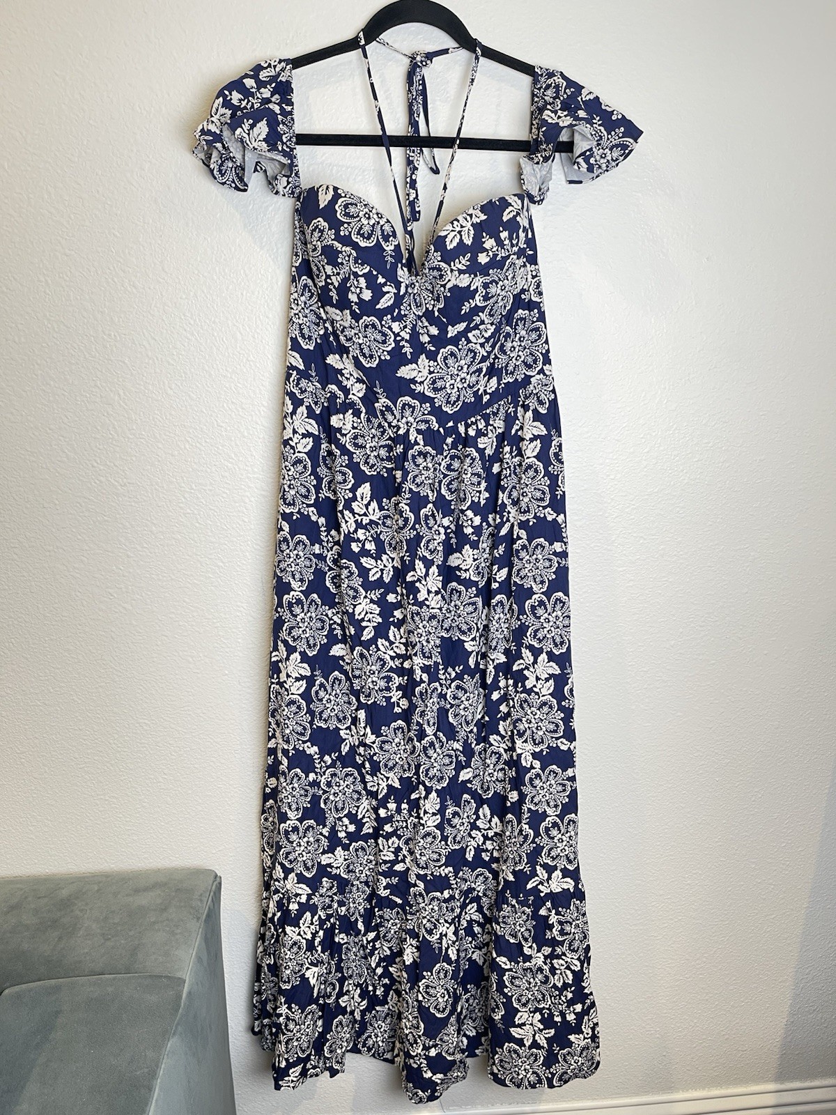 NWT Vici Acacia Floral Off The Shoulder Halter Maxi Dress Size Large Blue White