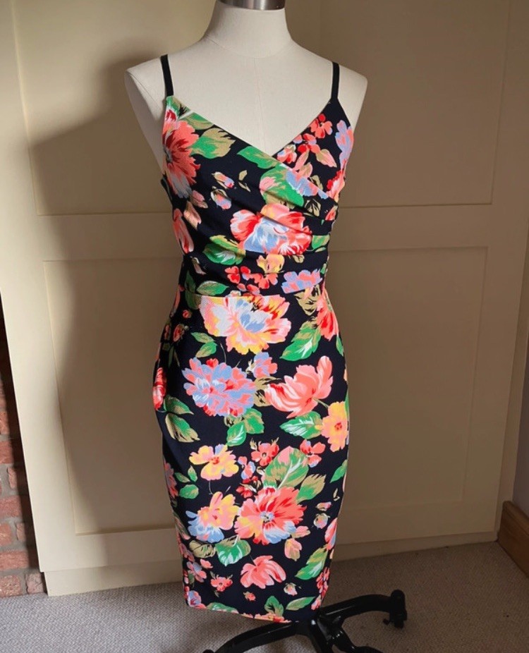 Stylish multicolour cross-over v-neck adjustable strap body con dress • size 10