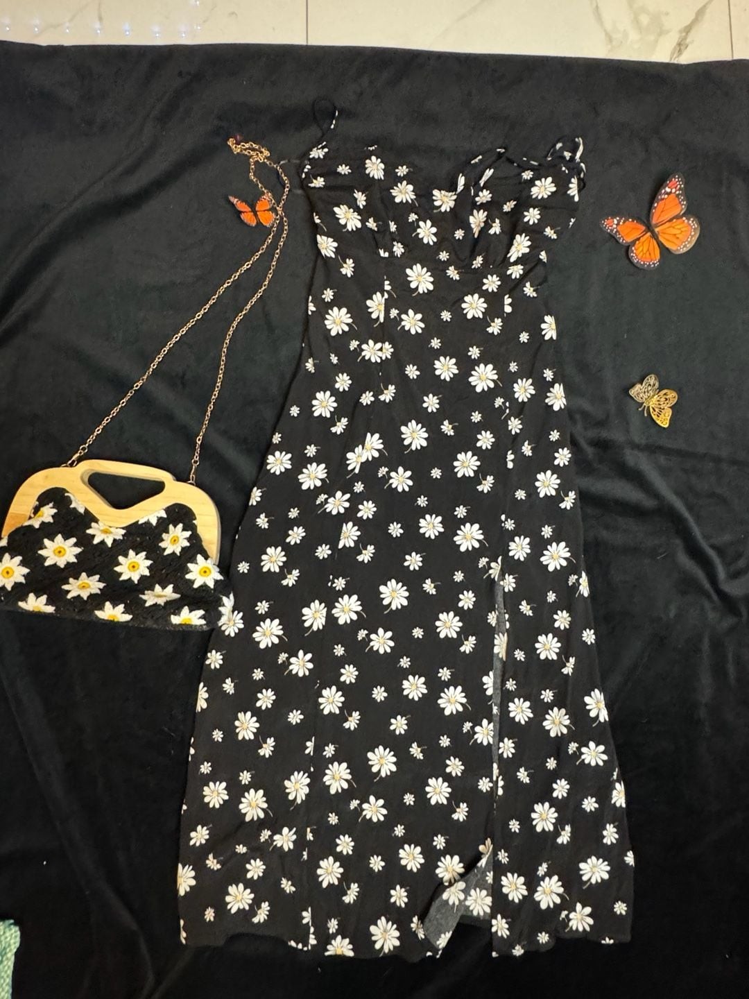 Black Daisy Print Spaghetti Strap Maxi Dress with Front Slit