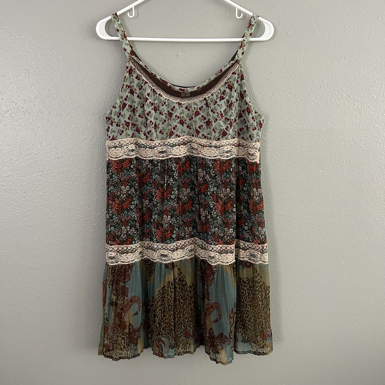 American Rag Tiered Crinkle Mini Dress Size M Lace Trim Boho Multi Print Floral