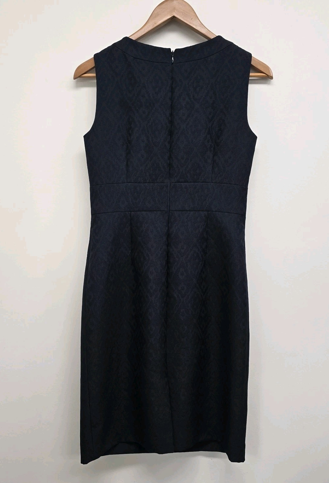 Tahari Arthur S. Levine Raised Pattern Sheath Dress Sz 6 Cut-Out Lined Navy